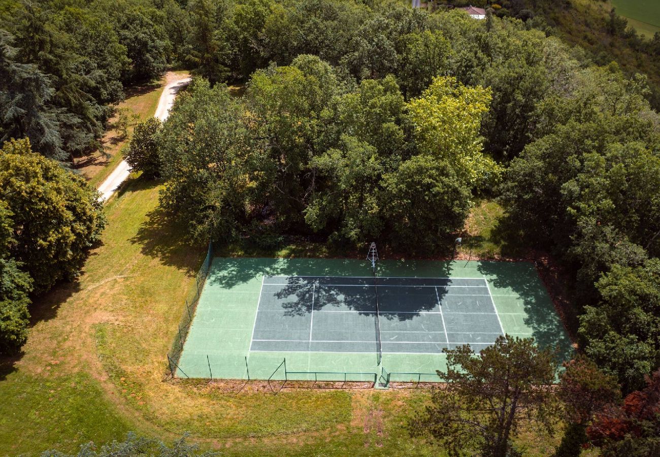 View of Château de Beaudesert, holiday home with private pool