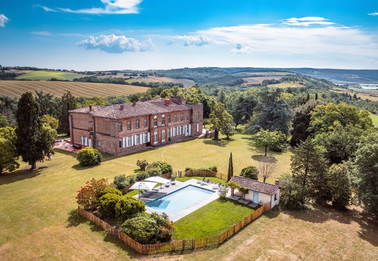 View of Château de Beaudesert, holiday home with private pool