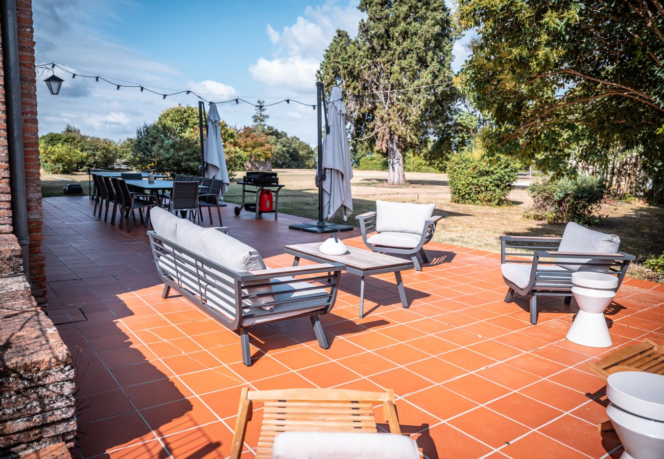 View of Château de Beaudesert, holiday home with private pool