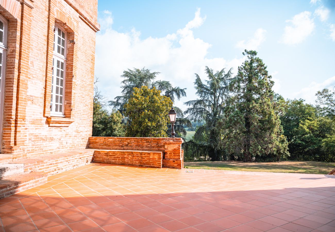 View of Château de Beaudesert, holiday home with private pool