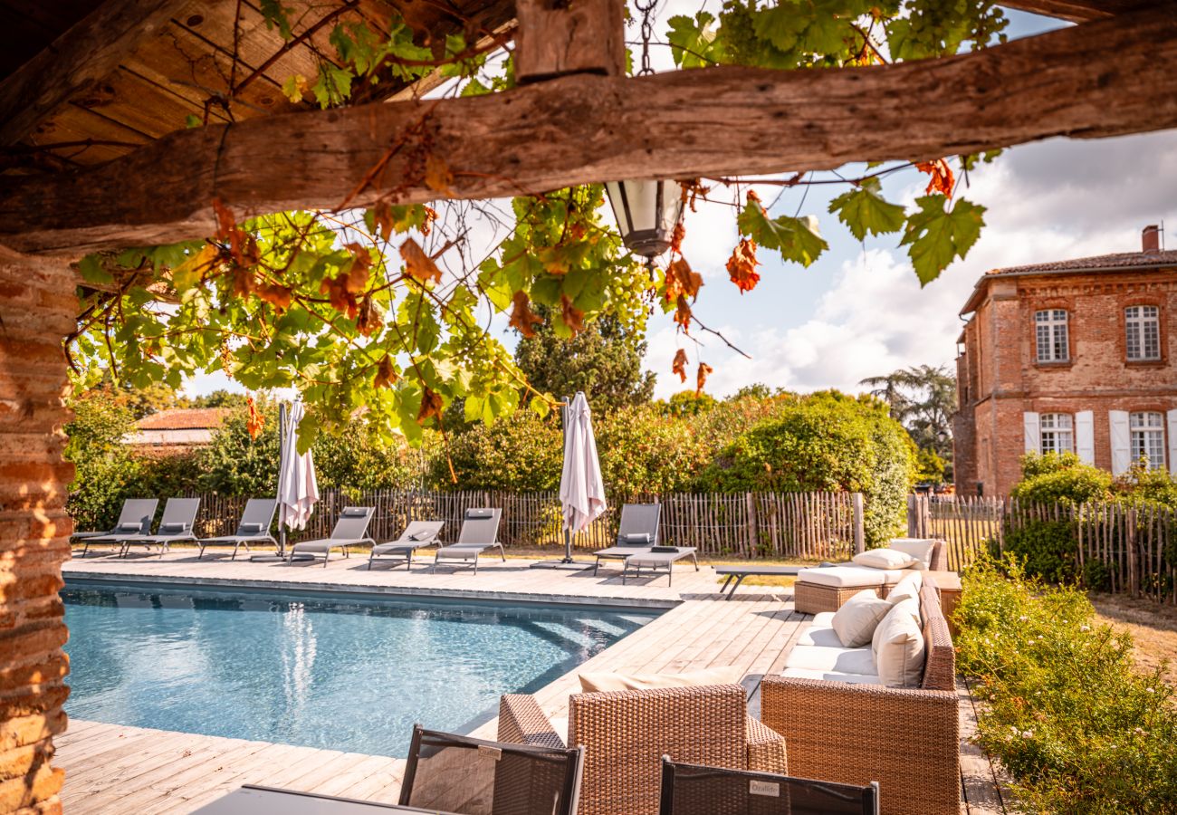 View of Château de Beaudesert, holiday home with private pool