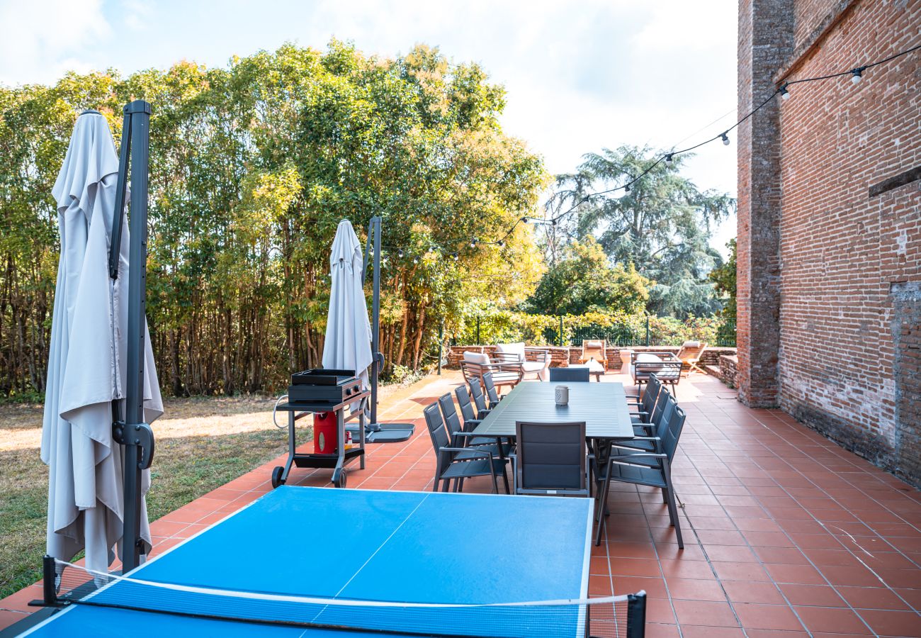 View of Château de Beaudesert, holiday home with private pool