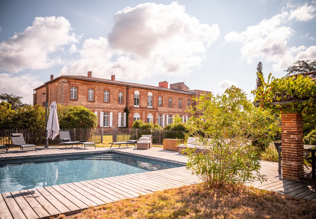View of Château de Beaudesert, holiday home with private pool