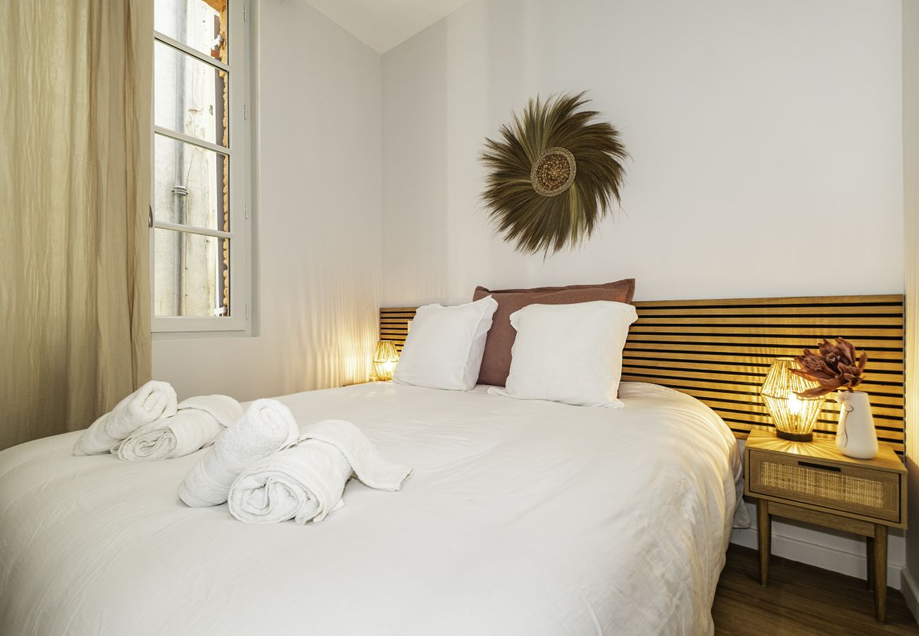 Apartamento climatizado para 4 en Montauban, a dos pasos de la catedral. Confort y encanto en el centro histórico.